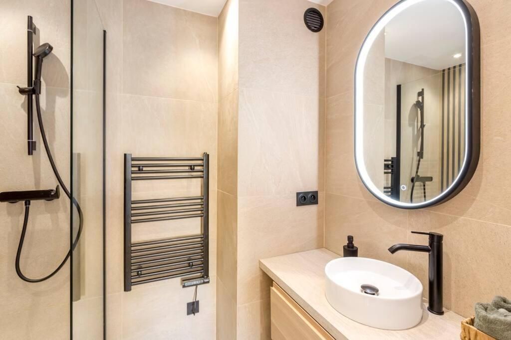 Luxurious 3 Min Walk From Eiffel Tower Apartment Paris Exterior photo