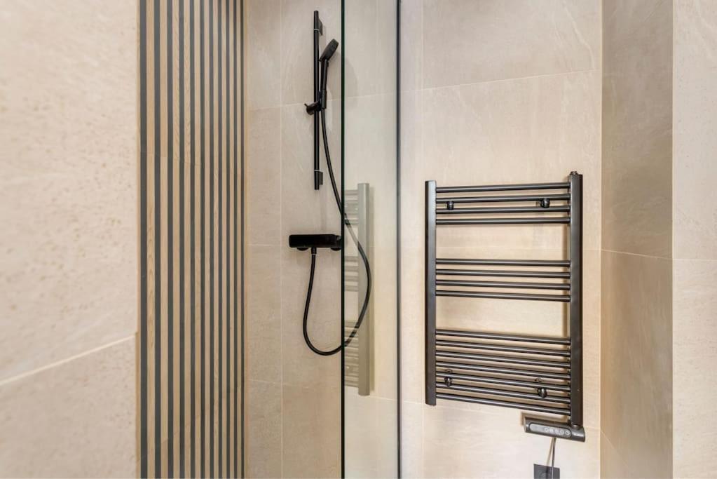 Luxurious 3 Min Walk From Eiffel Tower Apartment Paris Exterior photo